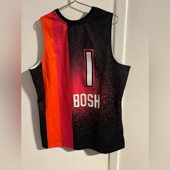 Mitchell & Ness Miami Heat Chris Bosh #1 Jersey
(59) - Picture 3 of 6